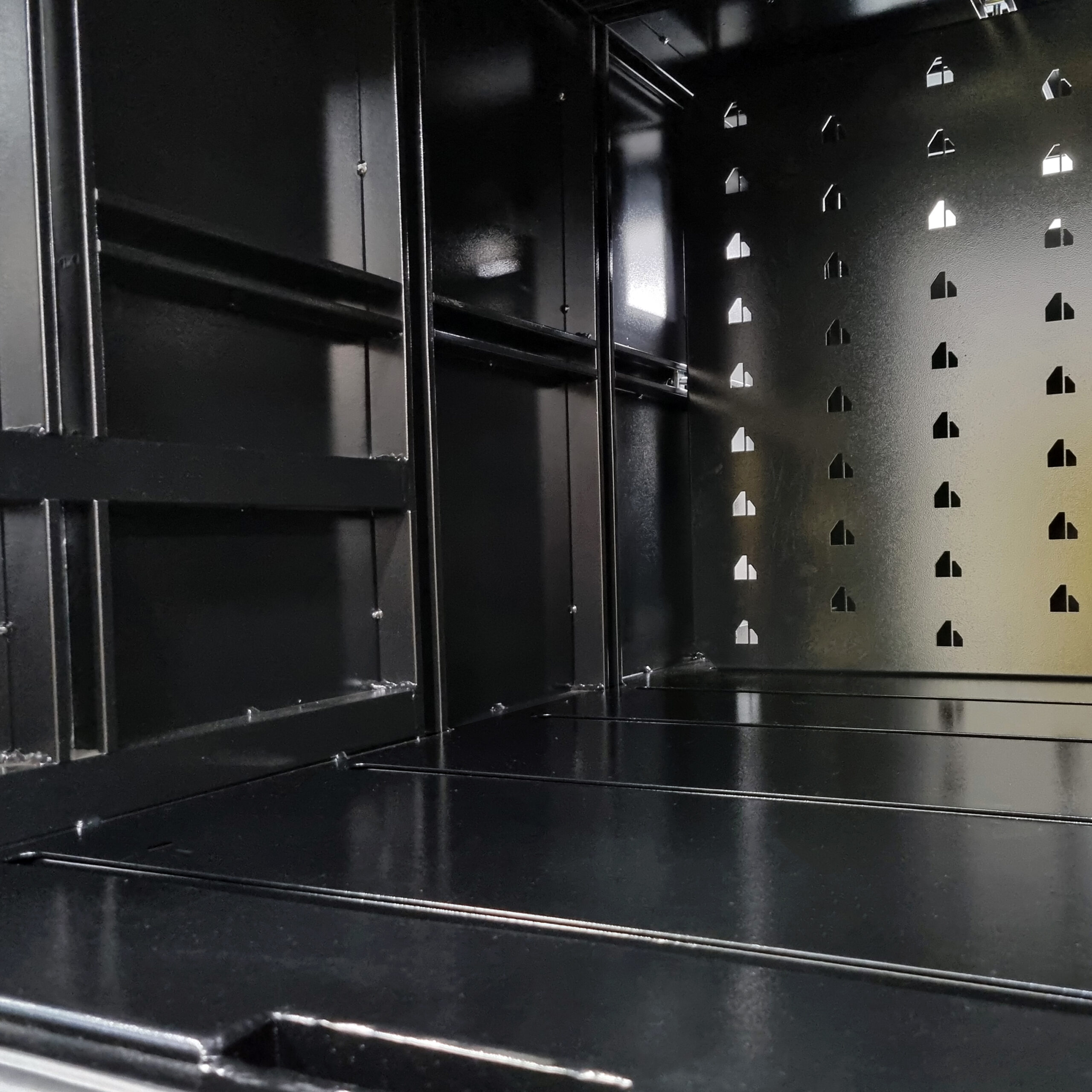 1800mm Aluminium Canopy – Black - Image 9